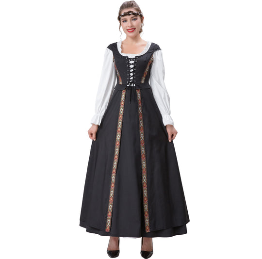 Damen Trachtenkleid mit kunstvollen Verzierungen und romantischem Schnitt EB