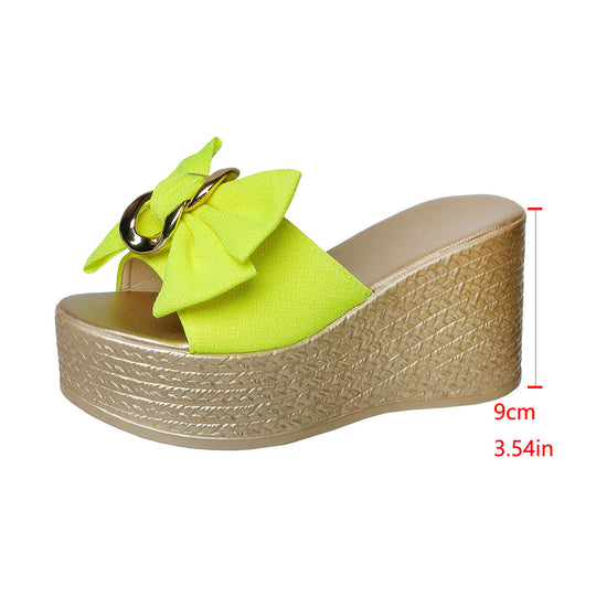 Damen Wedge-Sandel mit modischem Schleifen-Design und eleganter Kettenapplikation EB