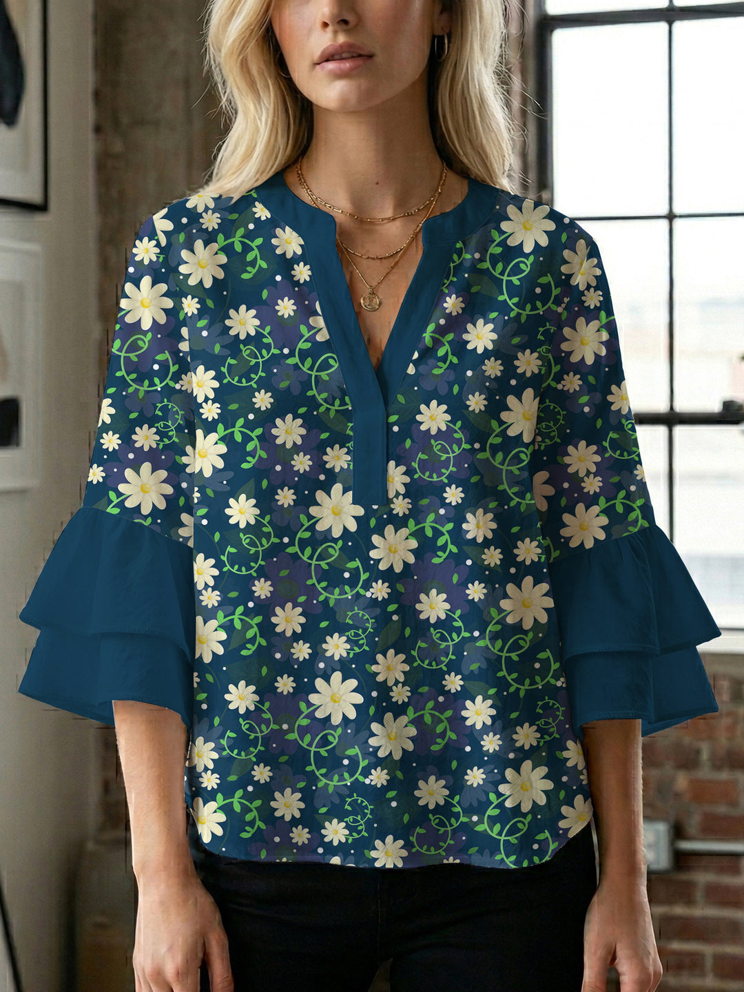 Damen Bluse mit voluminösen Ärmeln und floralem Design EB