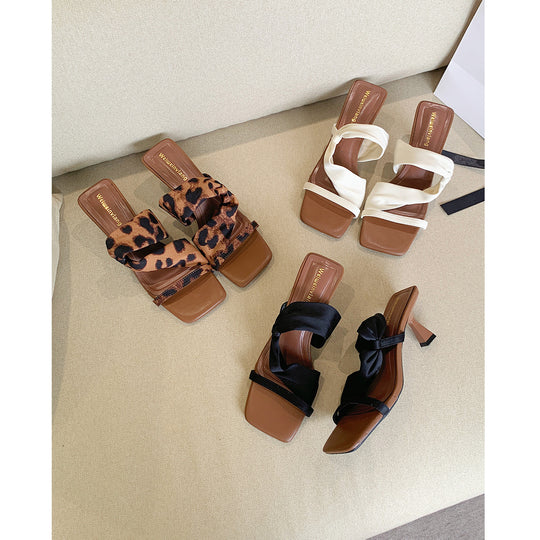 Damen elegante Slides-Sandalen mit Rüschen-Detail EB