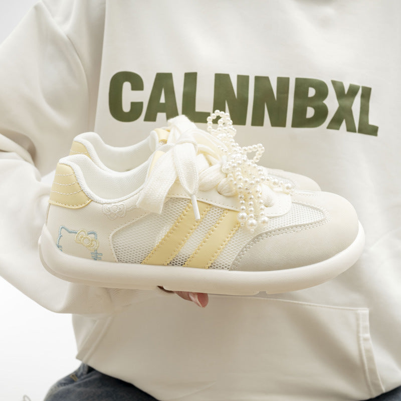 Damen Sneakers mit verspielten Perlenverzierungen und floralem Design EB