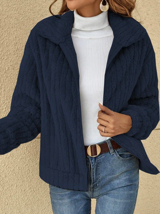 Damen Kuschelige Fleecejacke mit hohem Kragen und texturiertem Design EB