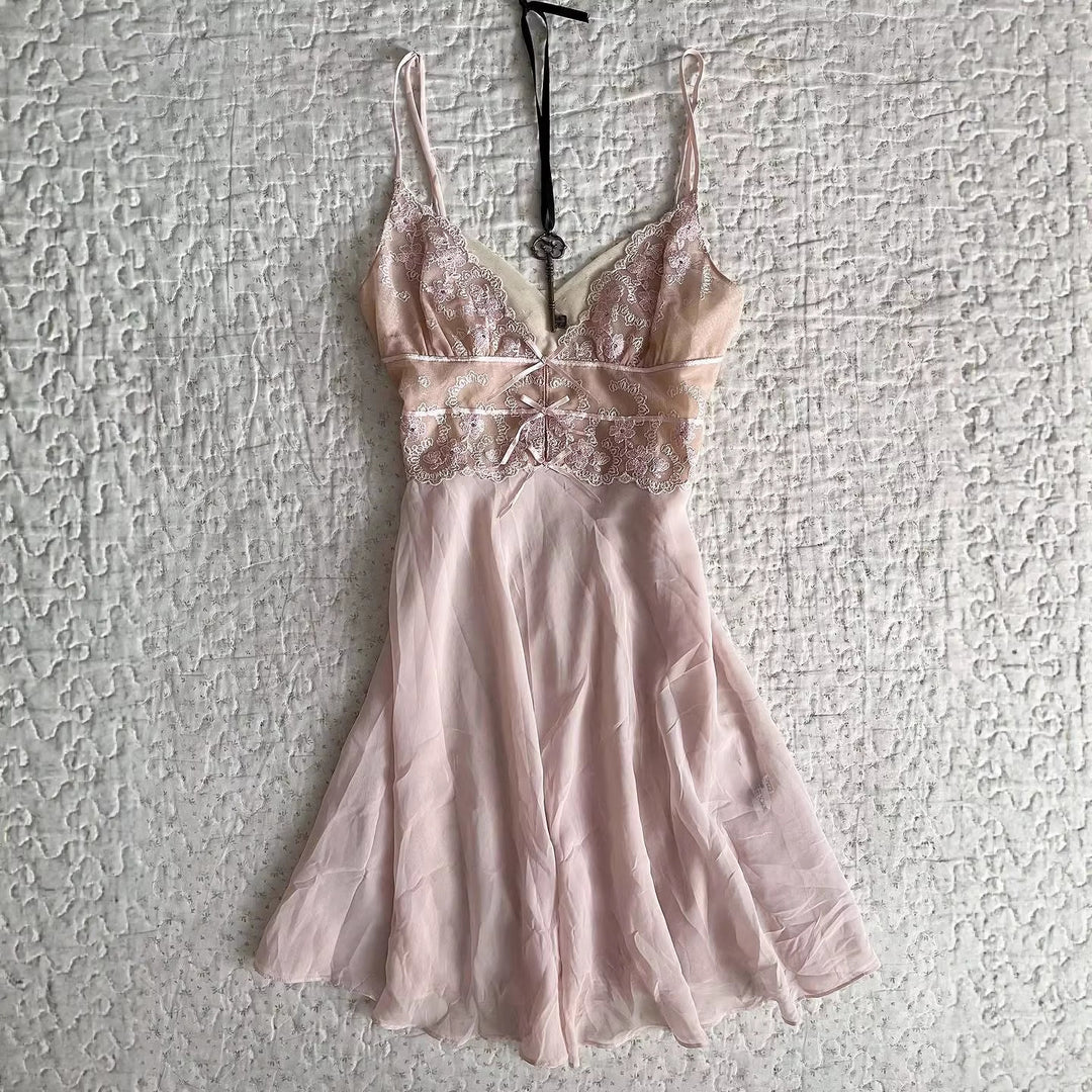 Damen Elegantes Nachthemd mit Spitzenverzierungen EB