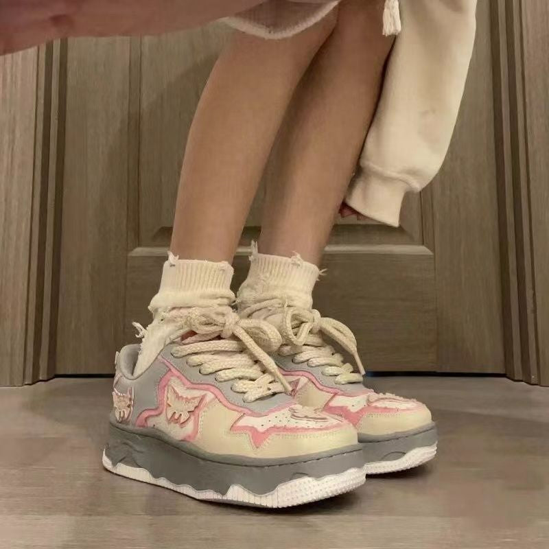 Damen Sportliche Sneakers mit verspieltem Design und atmungsaktiver Oberflächenstruktur EB