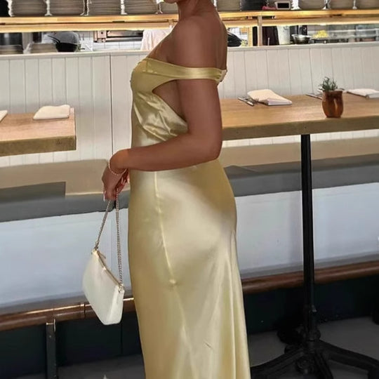 Damen Elegantes schulterfreies Maxikleid mit figurschmeichelndem Schnitt EB