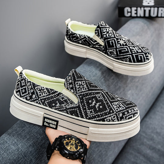 Damen Modische Slip-On Sneakers mit einzigartigem gewebtem Design EB