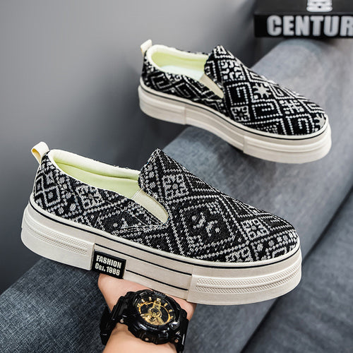 Damen Modische Slip-On Sneakers mit einzigartigem gewebtem Design EB