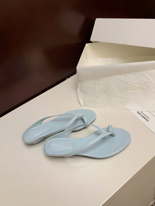 Damen Zehentrenner-Sandalen mit elegantem Riemendesign und flexiblem Fußbett EB