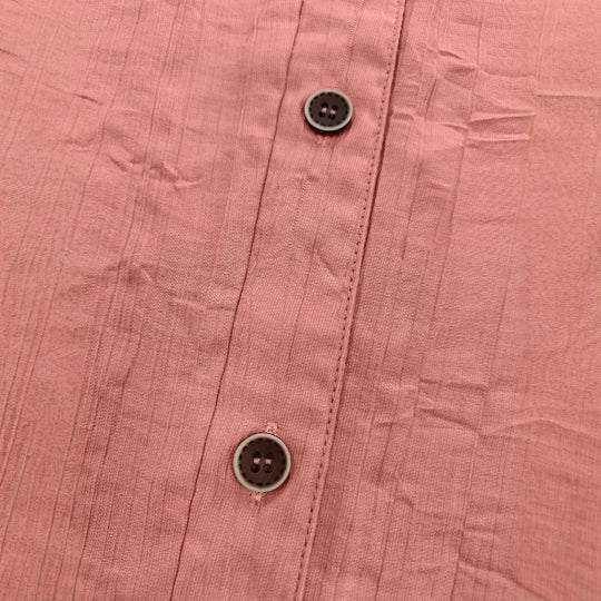 Damen lässige Bluse mit strukturiertem Stoff und Knopfdetail EB