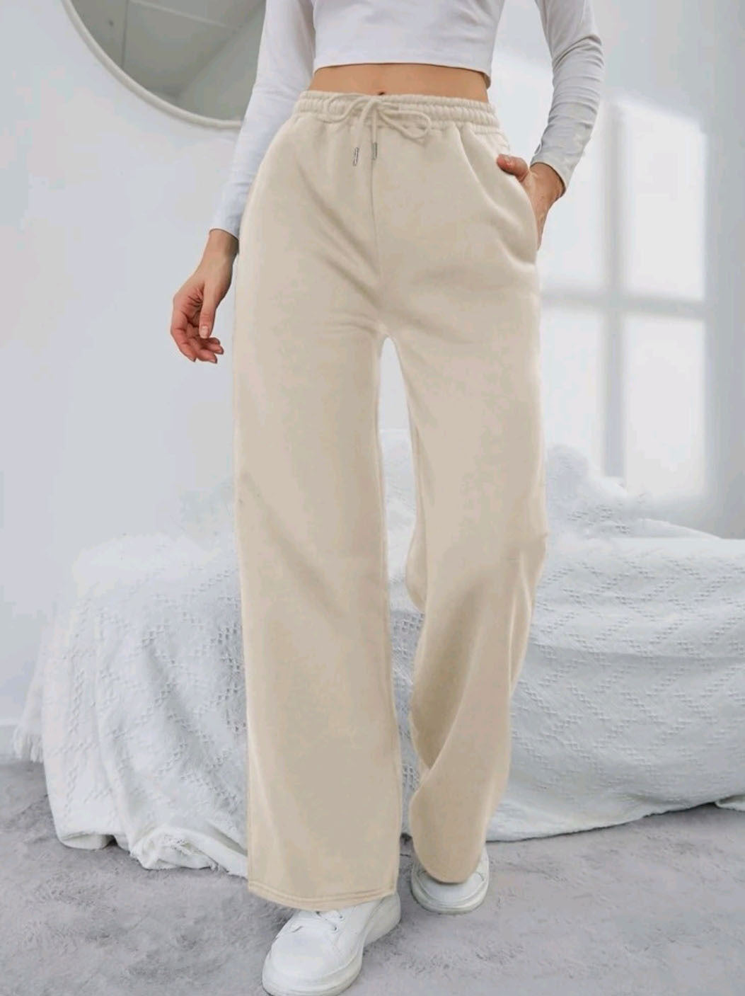 Damen nan High‑Waist Wide‑Leg Jogginghose mit elastischem Komfortbund, Kordelzug und tiefen Eingrifftaschen EB