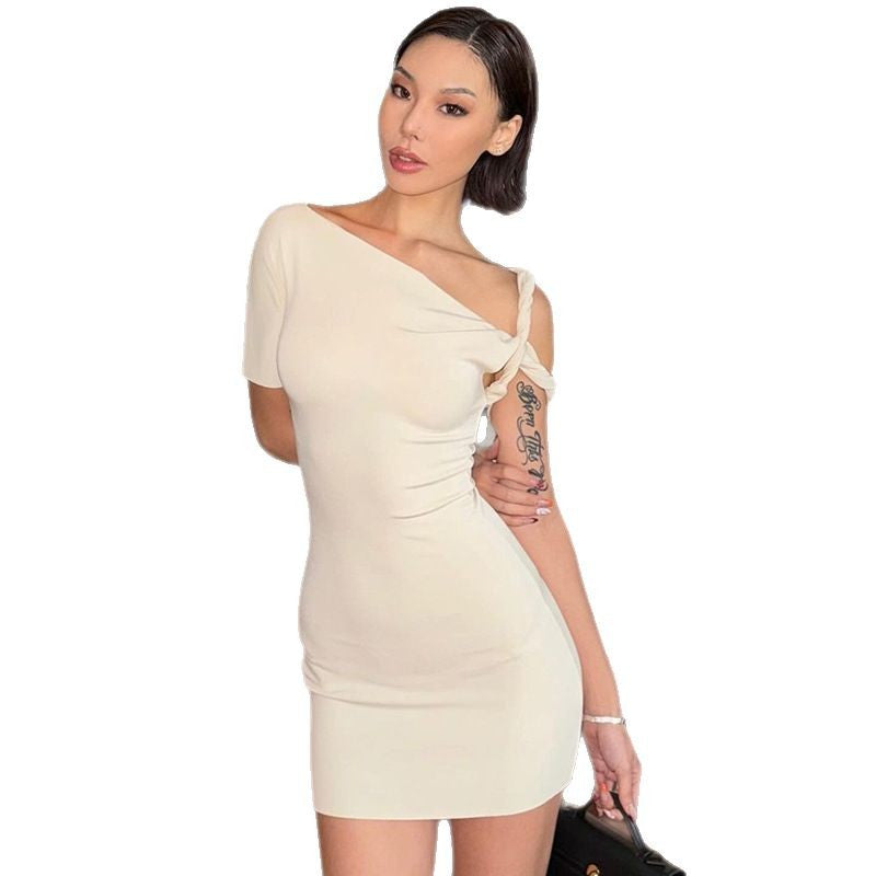 Damen figurbetontes Minikleid mit asymmetrischem Ausschnitt und verspieltem Knotendetail EB