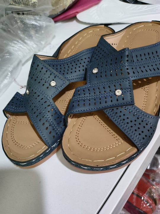 Damen Komfortable Clogs mit strategischer Perforation und gepolsterter Sohle EB