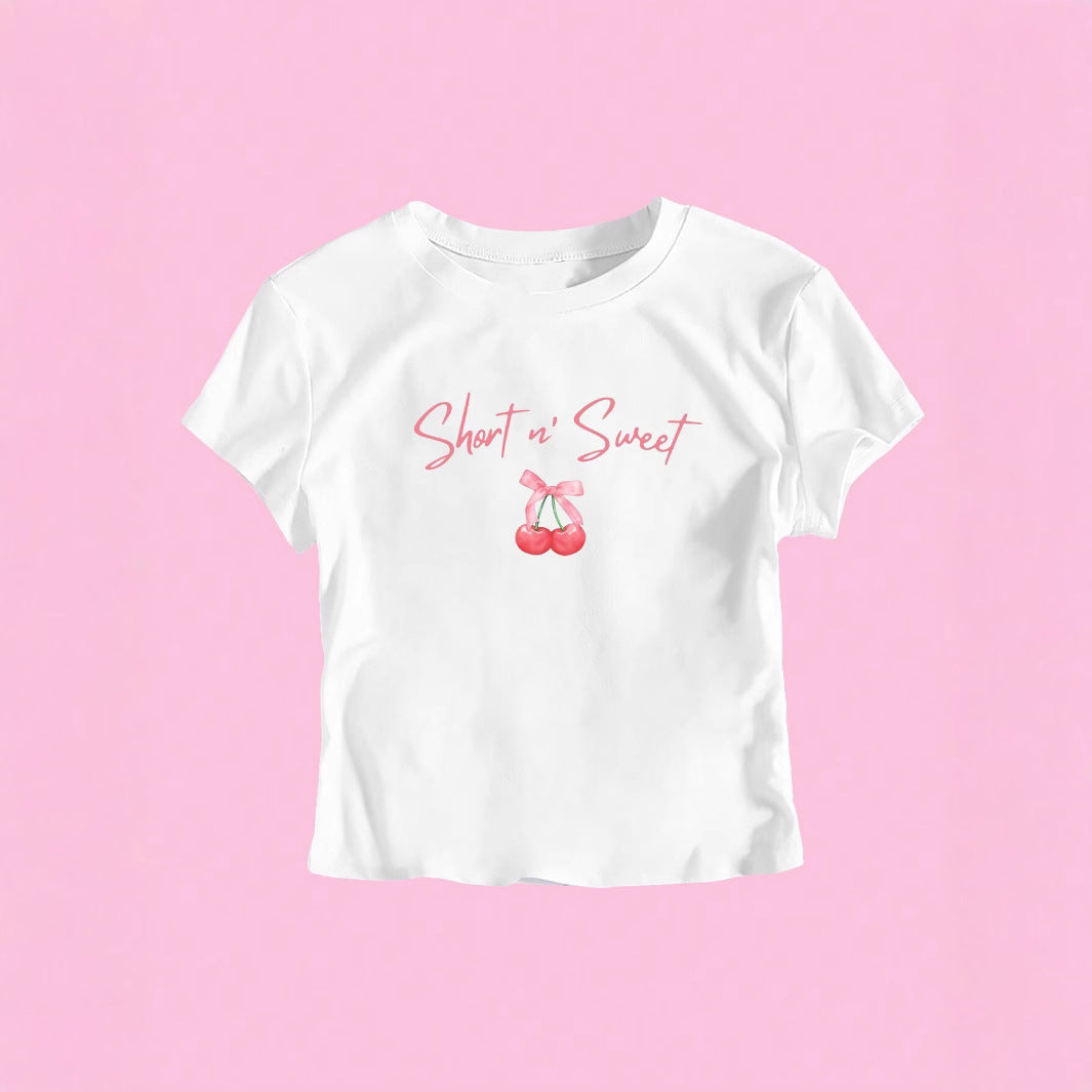 Damen T-Shirt mit künstlerischem Statement-Print und figurbetontem Schnitt EB