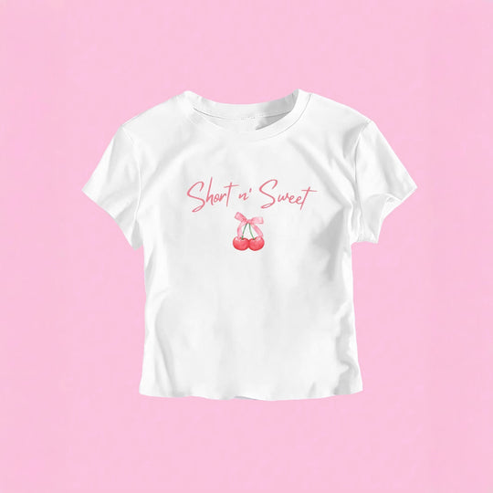 Damen T-Shirt mit künstlerischem Statement-Print und figurbetontem Schnitt EB