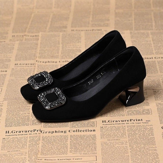 Damen Elegante Pumps mit glamourösem Schmuckdetail EB