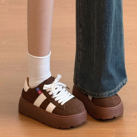Damen Sportliche Sneaker mit robustem Plateau und atmungsaktiver Sohle EB