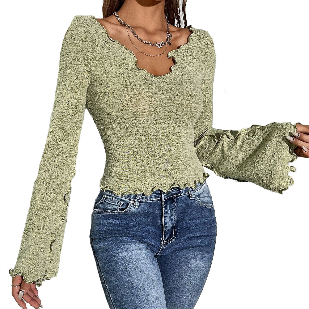Damen figurbetontes Feinstrick-Longsleeve mit V-Ausschnitt, welligem Saum und Glockenärmeln Eichborn Berlin