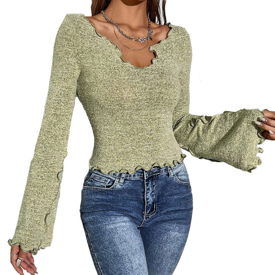 Damen figurbetontes Feinstrick-Longsleeve mit V-Ausschnitt, welligem Saum und Glockenärmeln Eichborn Berlin