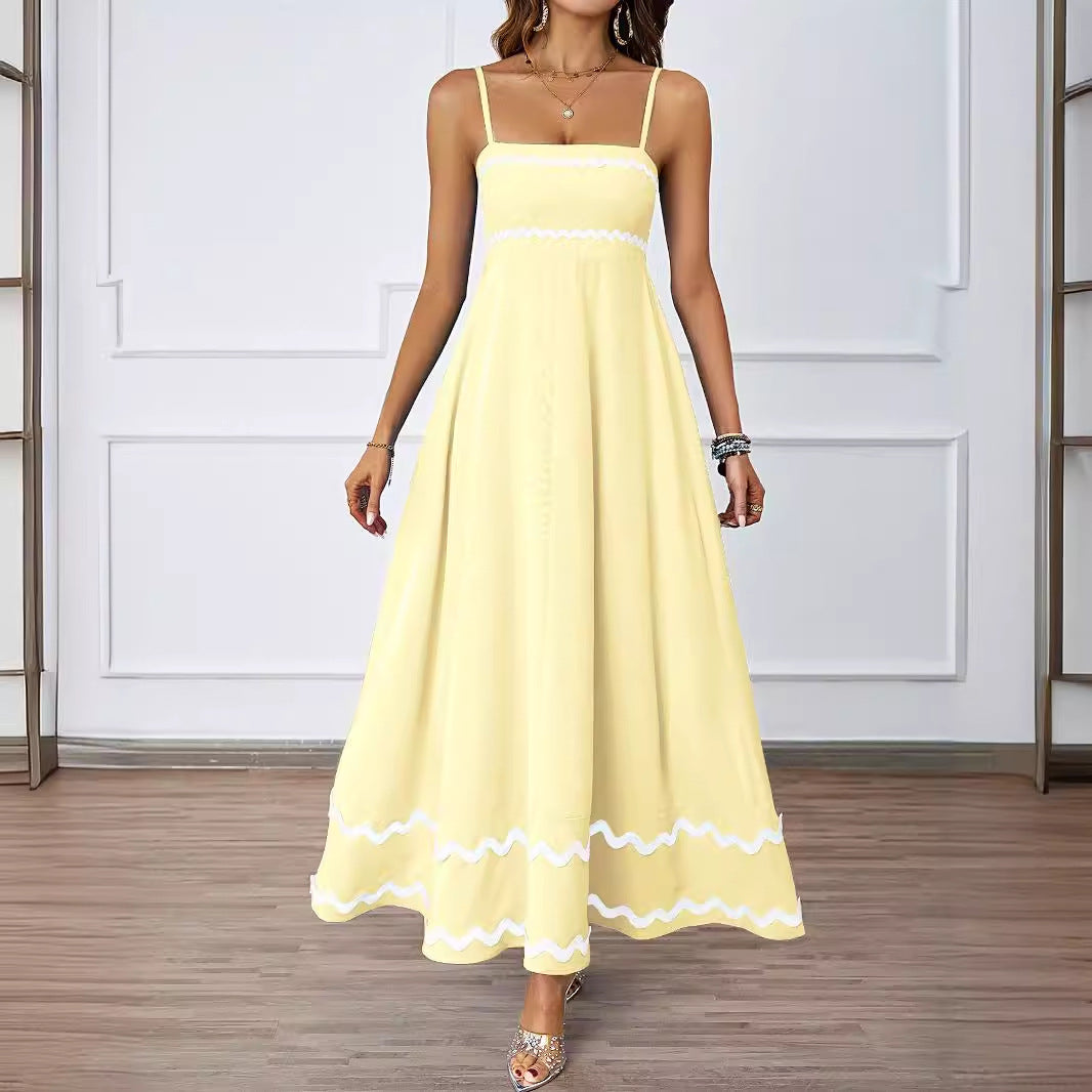 Damen Maxikleid mit schmalen Trägern und verspieltem Wellenmuster EB