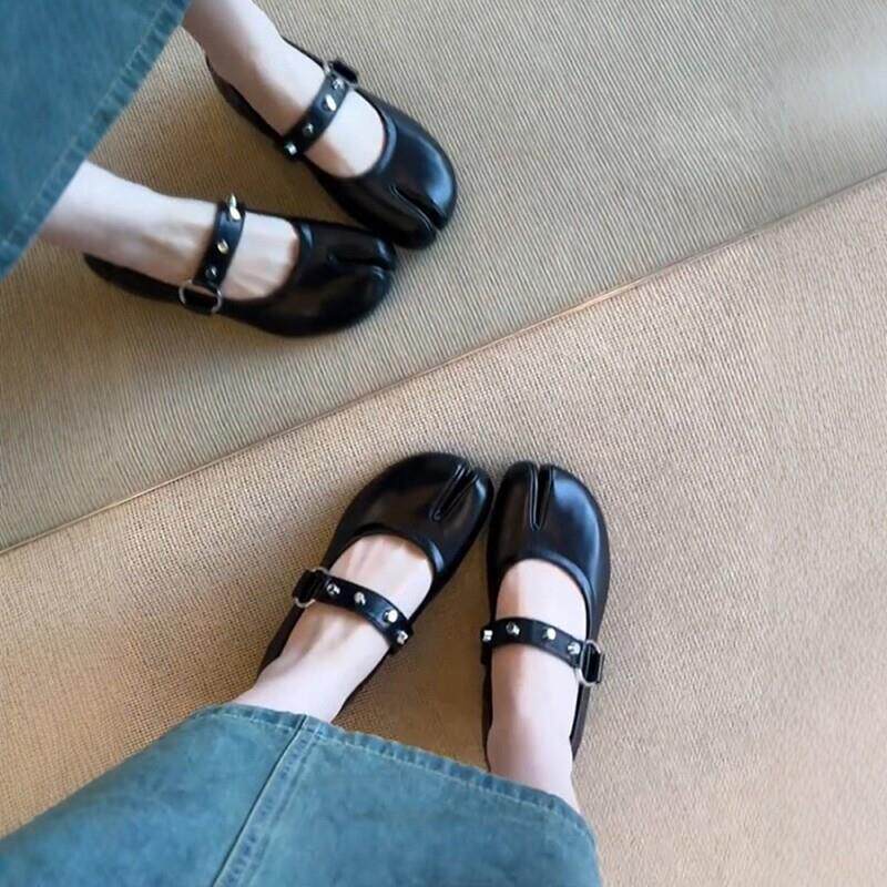 Damen Ballerinas mit dekorativen Nieten und komfortablem Riemchen EB