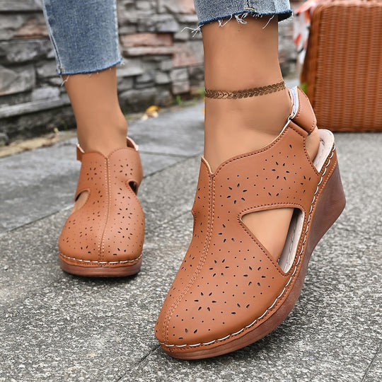 Damen Komfortable Wedge-Pantoletten mit atmungsaktiver Perforation EB