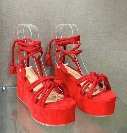 Damen Plattform-Sandalen mit geflochtenen Riemen EB