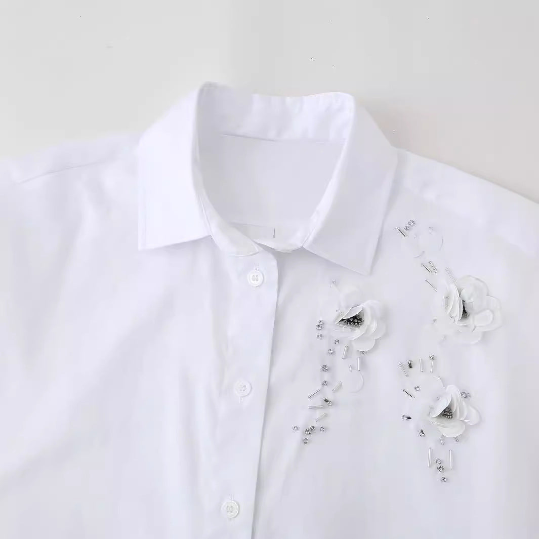 Damen geschickt gestaltete Bluse mit floralen Applikationen EB