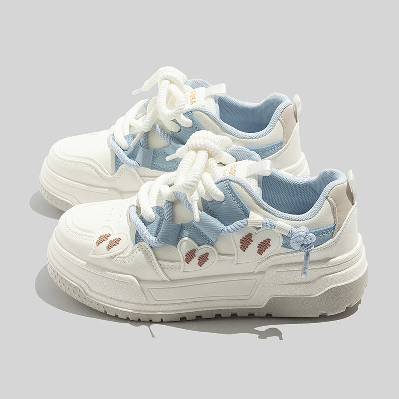 Damen Sneakers mit verspieltem Herzdesign und bequemer Dämpfung EB