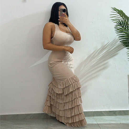 Damen Maxikleid mit raffiniertem Volant und tailliertem Schnitt EB