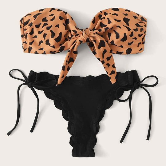 Damen Bikini-Set mit schickem Bandeau-Oberteil und verspieltem Höschen EB