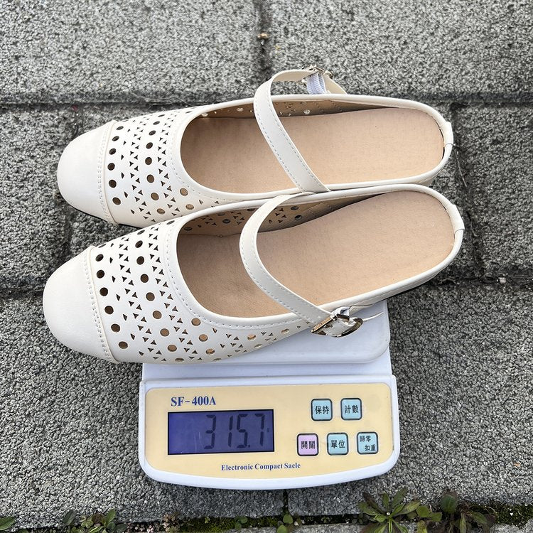 Damen Komfortable Slip-On Sandaletten mit perforierten Designs und verstellbarem Riemen EB