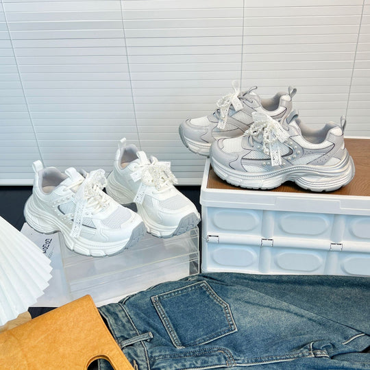 Damen Sportliche Chunky Sneaker mit extravagantem Perlenschmuck EB