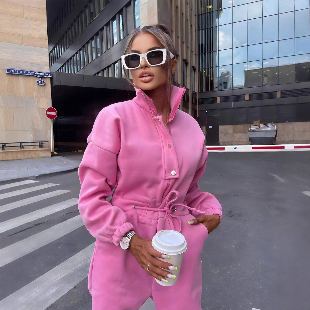 Damen taillierter Velours-Jumpsuit mit Tunnelzug Stehkragen und elastischen Bündchen Eichborn Berlin