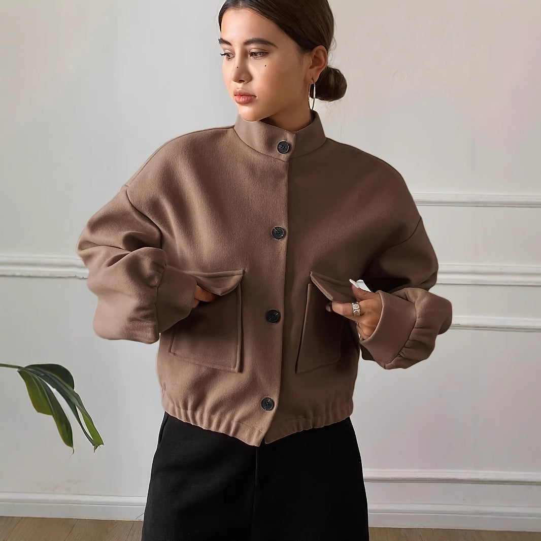 Damen Modische Kurzjacke mit Stehkragen und praktischen Taschen EB