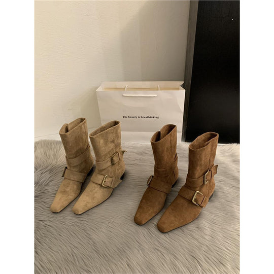Damen Biker-inspirierte Mid-Boots aus Velourslederoptik mit spitzer Kappe und verstellbaren Gürtelschnallen EB