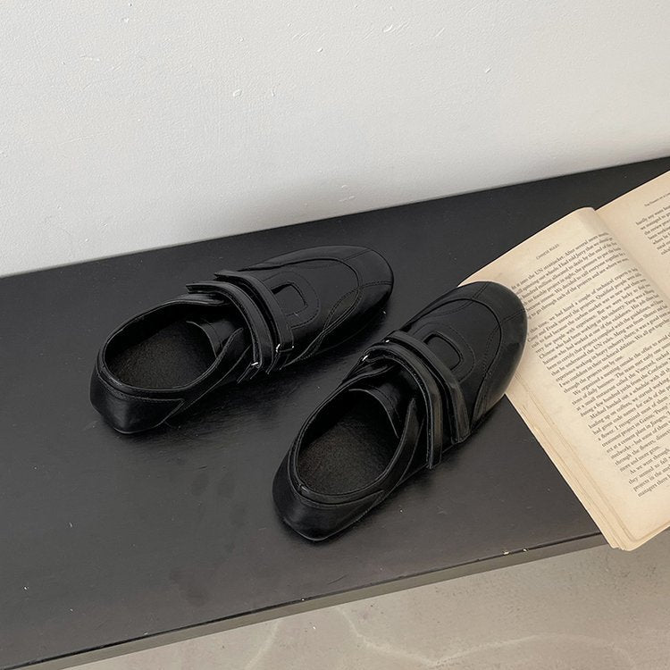 Damen Komfortable Slip-On Loafers mit dekorativen Riemchen und ergonomischer Sohle EB