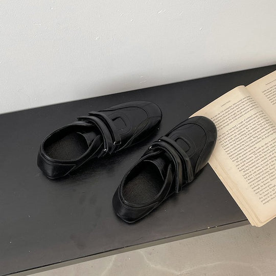 Damen Komfortable Slip-On Loafers mit dekorativen Riemchen und ergonomischer Sohle EB