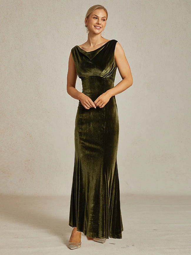 Damen Maxikleid aus samtigem Material mit elegantem Carmen-Ausschnitt EB