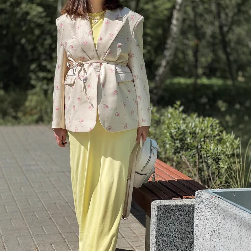 Damen Blazer mit floralem Design und taillierter Silhouette EB
