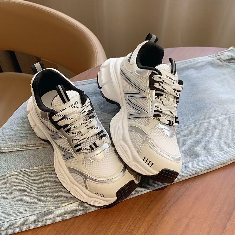 Damen Sportliche Sneakers mit atmungsaktiven Einsätzen und rutschfester Sohle EB