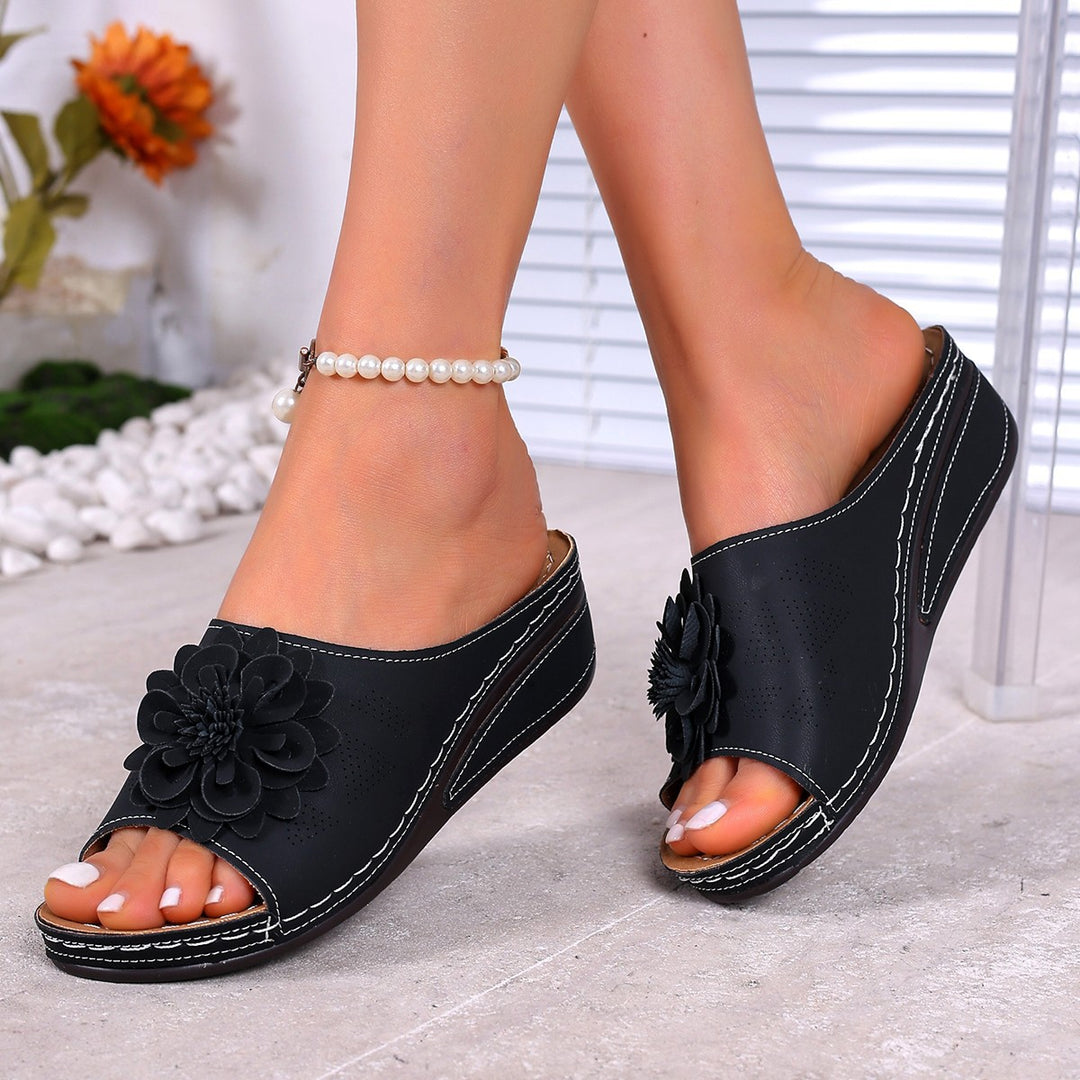 Damen Slip-On Pantoletten mit dekorativer Blütenapplikation EB