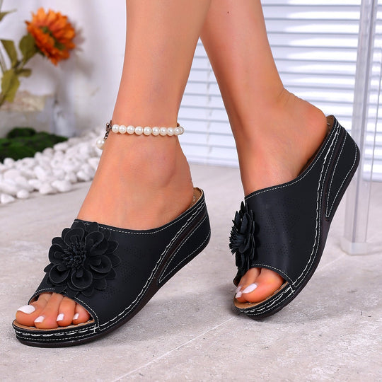 Damen Slip-On Pantoletten mit dekorativer Blütenapplikation EB