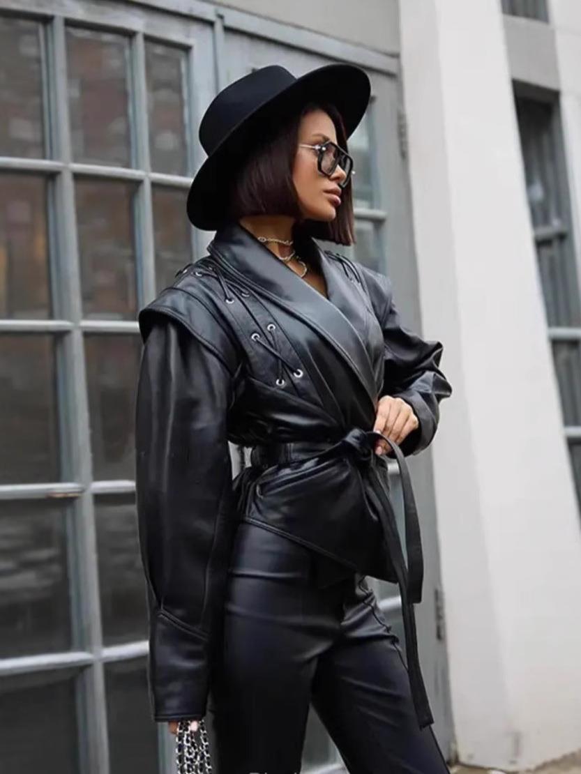 Damen modische Bikerjacke mit dekorativen Schnürdetails und eleganter Taillierung EB
