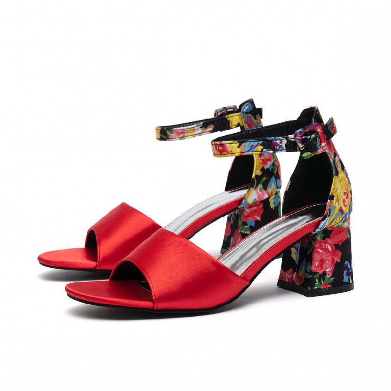 Damen elegante Riemchen-Sandalen mit floralem Design und stabilem Blockabsatz EB
