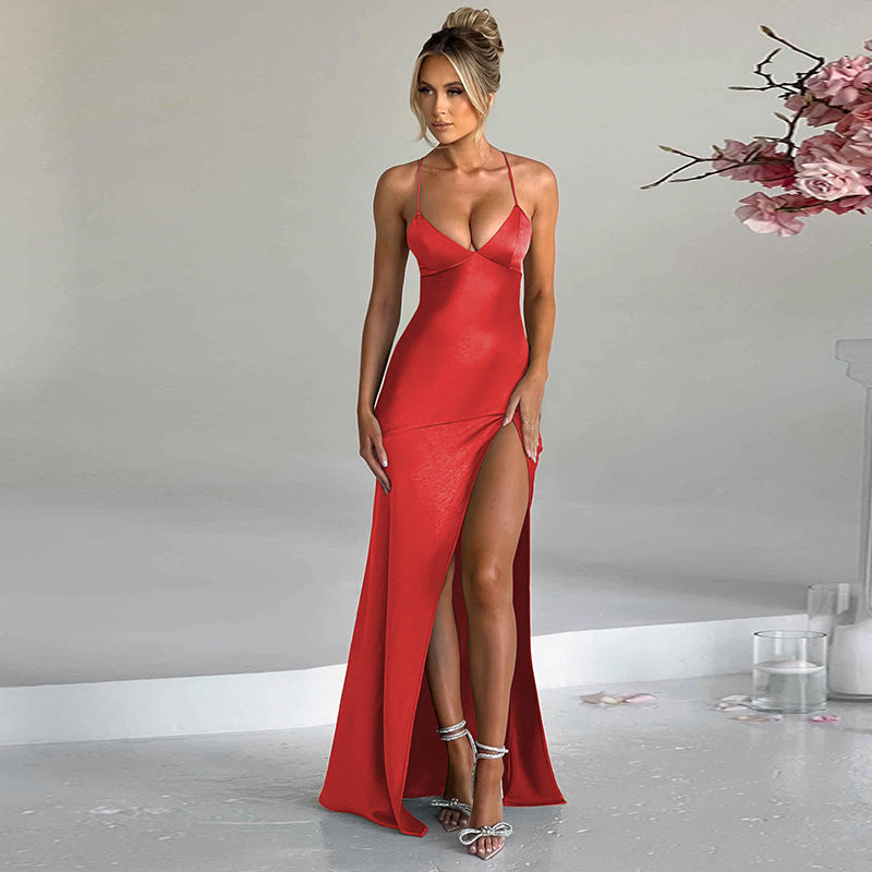 Damen Elegantes und figurbetontes Abendkleid mit seidigem Stoff und hohem Schlitz EB