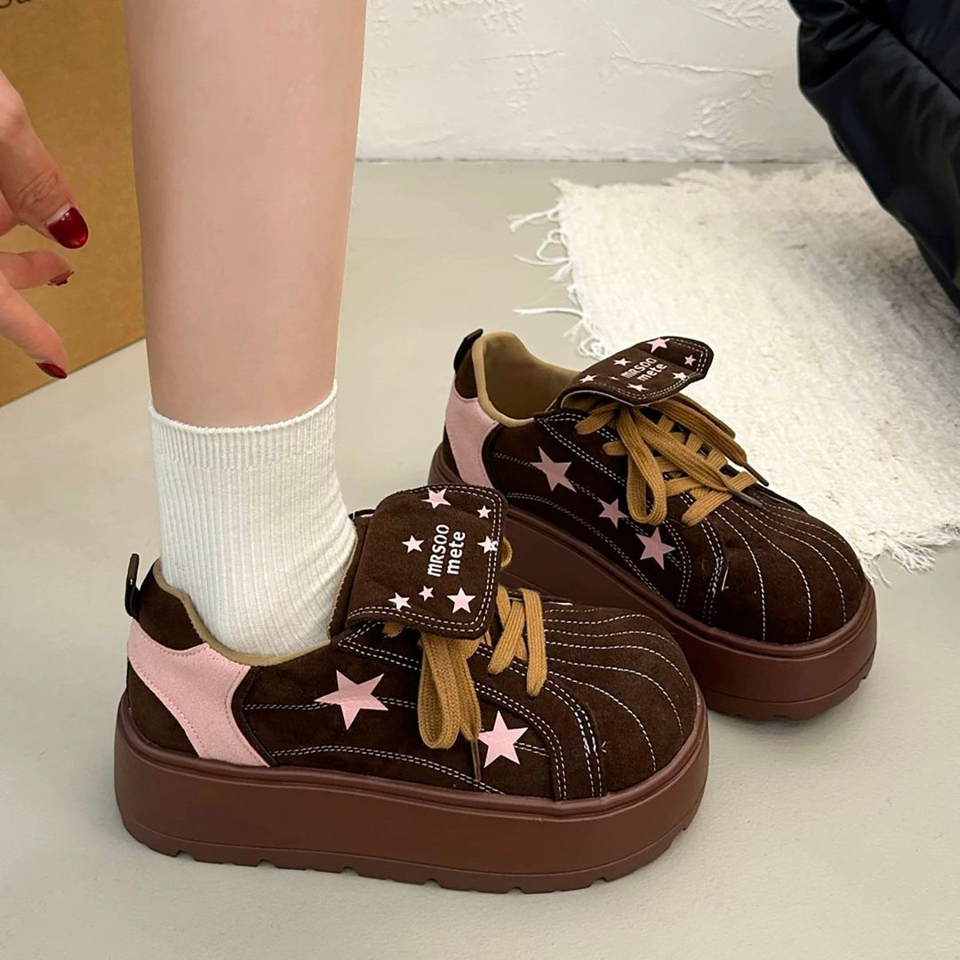 Damen Plateau-Sneaker mit modischen Sternen-Details und bequemem Klettverschluss EB