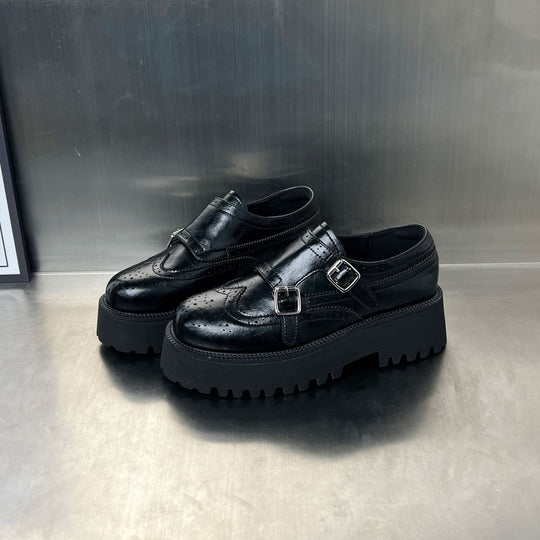 Damen Dual-Buckle Schnürschuhe mit robuster Profilsohle und eleganten Brogue-Mustern EB