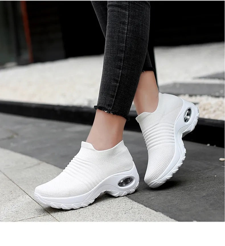 Damen Komfortable Sockensneaker mit atmungsaktivem Obermaterial EB