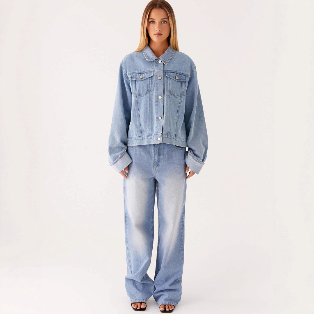 Damen trendige Denimjacke im lässigen Schnitt mit aufgesetzten Taschen und Knopfdetails EB