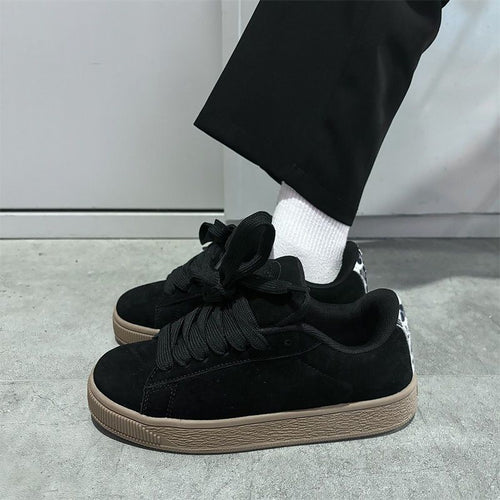 Damen Lifestyle Sneakers mit dicker Gummisohle und weichem Wildleder-Obermaterial EB